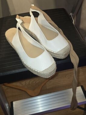 Shoe Dazzle White Espadrille Slingback Flats with Jute Trim